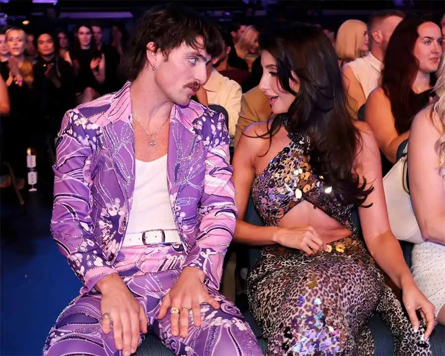 Nora Fatehi & Benson Boone’s Flirty Bond Steals the Spotlight at AMAs 2025! 950444
