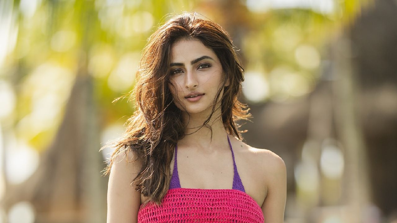 Palak Tiwari’s Breezy Crochet Beach Look is a Summer Showstopper 954398