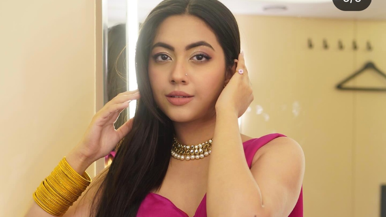 Reem Shaikh Narrowly Escapes Mishap During Photoshoot, Shares Scary Moment Online 951367
