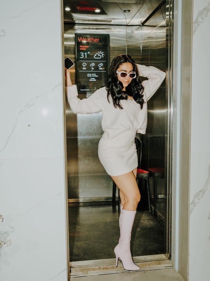 Reem Shaikh sets a New Trend – Turns Elevator into a Runway in Top, Mini Skirt & Thigh-High Boots 951837