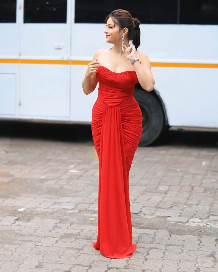 Rubina Dilaik Stuns Custom Queen Earrings 952948