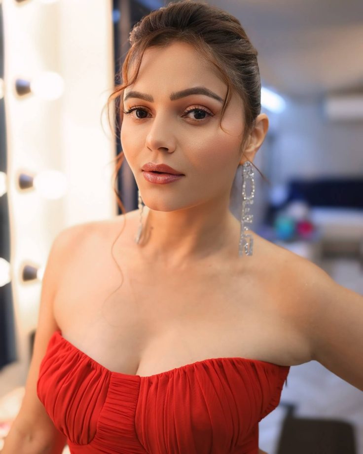 Rubina Dilaik Stuns Custom Queen Earrings 952946