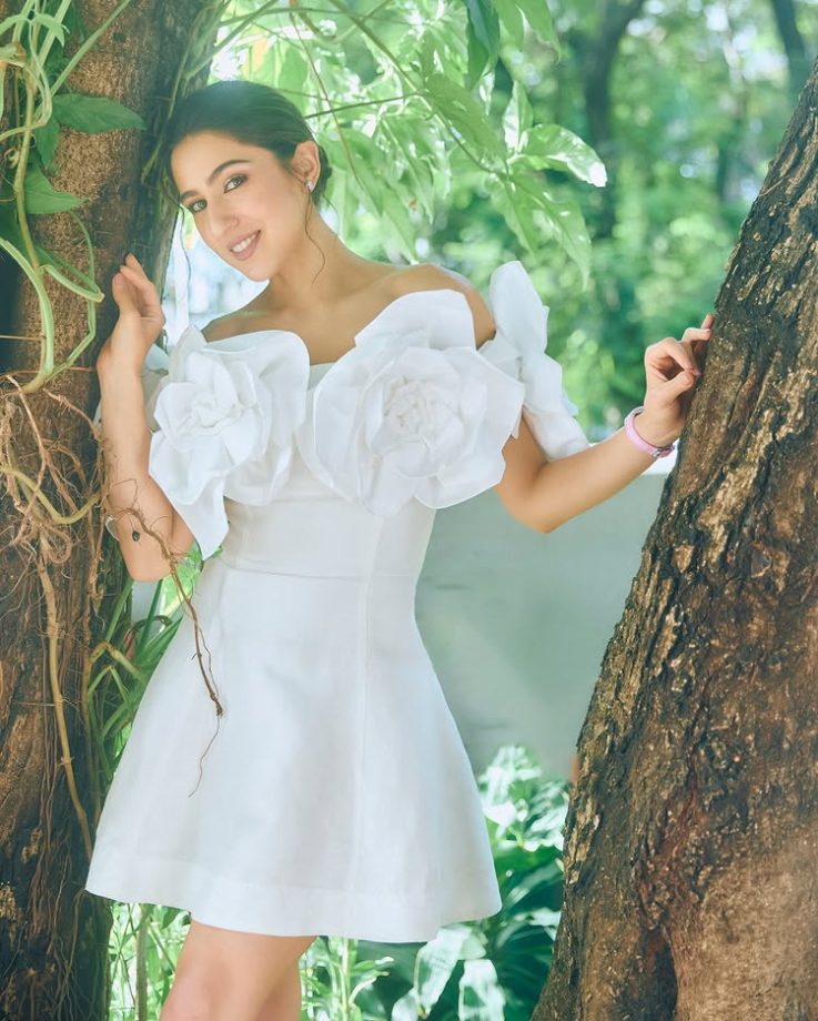 Sara Ali Khan Looks Fresh as Daisy in Flirty White Dress 954063