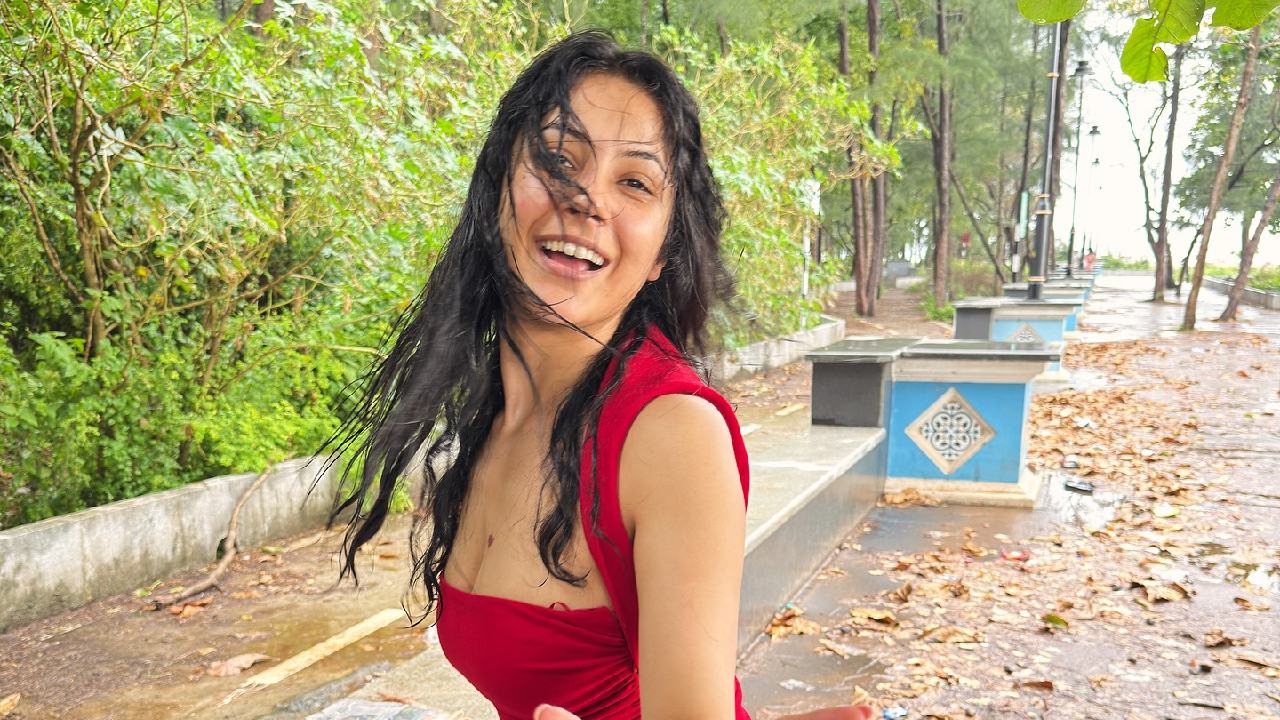 Shehnaaz Gill Embraces Monsoon Magic in Goa; No Makeup, Just Self Love Vibes! 950452