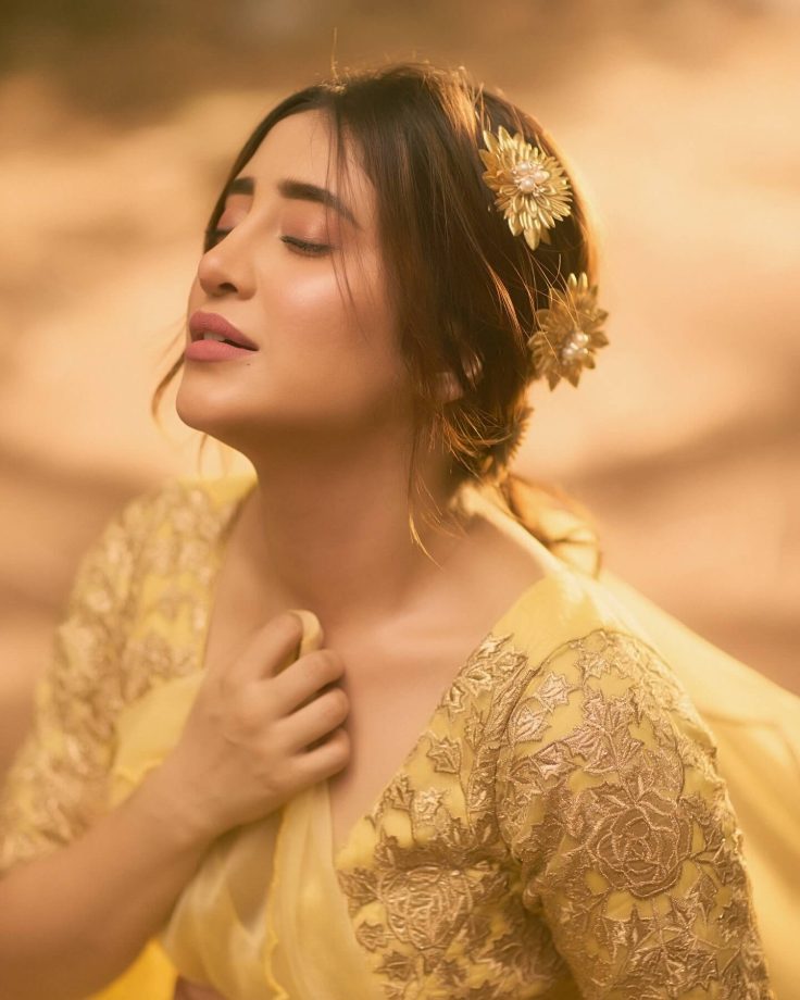 Shivangi Joshi Blossoms in Sunshine Yellow Lehenga Look 952989