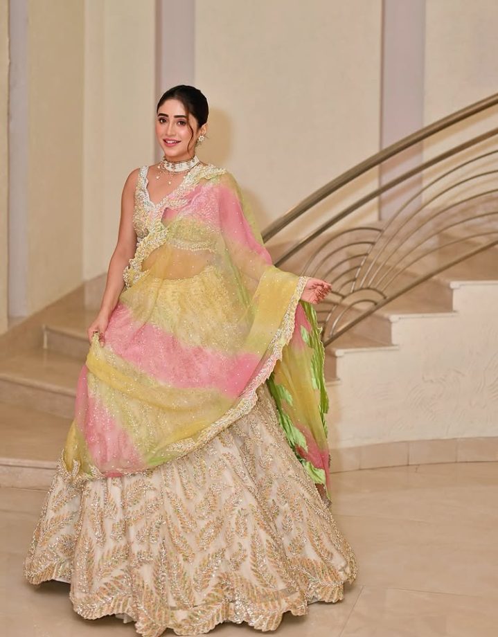 Shivangi Joshi Glows in Gold and Tie-Dye Charm 954124