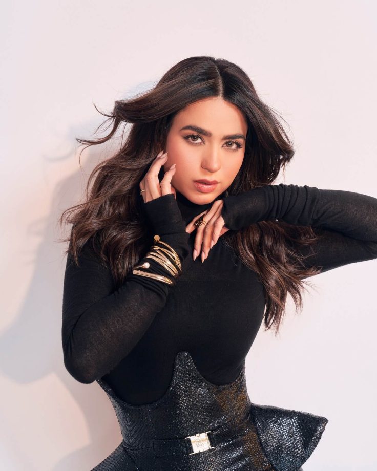 Soundarya Sharma Serves Class and Curve in Sleek Street Chic 952823
