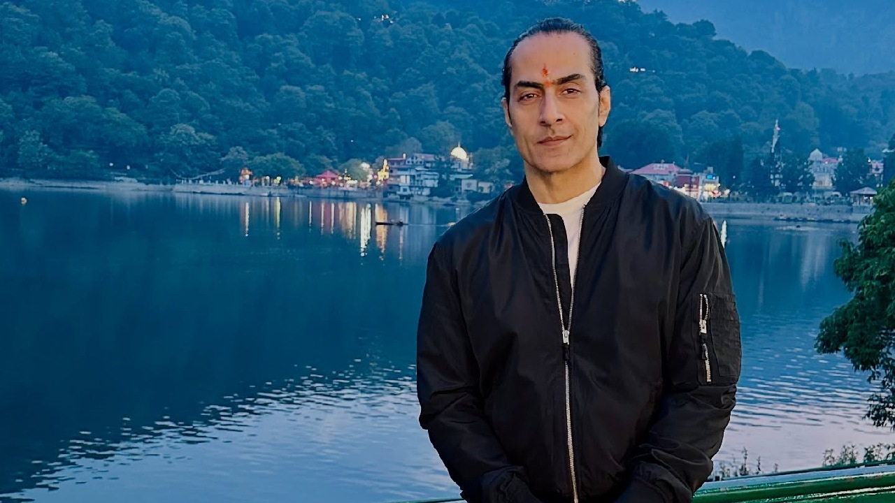 Sudhanshu Pandey Reaches Kainchi Dham Before Entering ‘The Traitors’ 950317