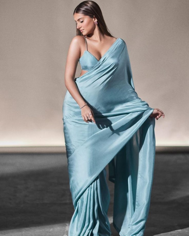 Tara Sutaria Stuns in Sleek Blue Saree 950762