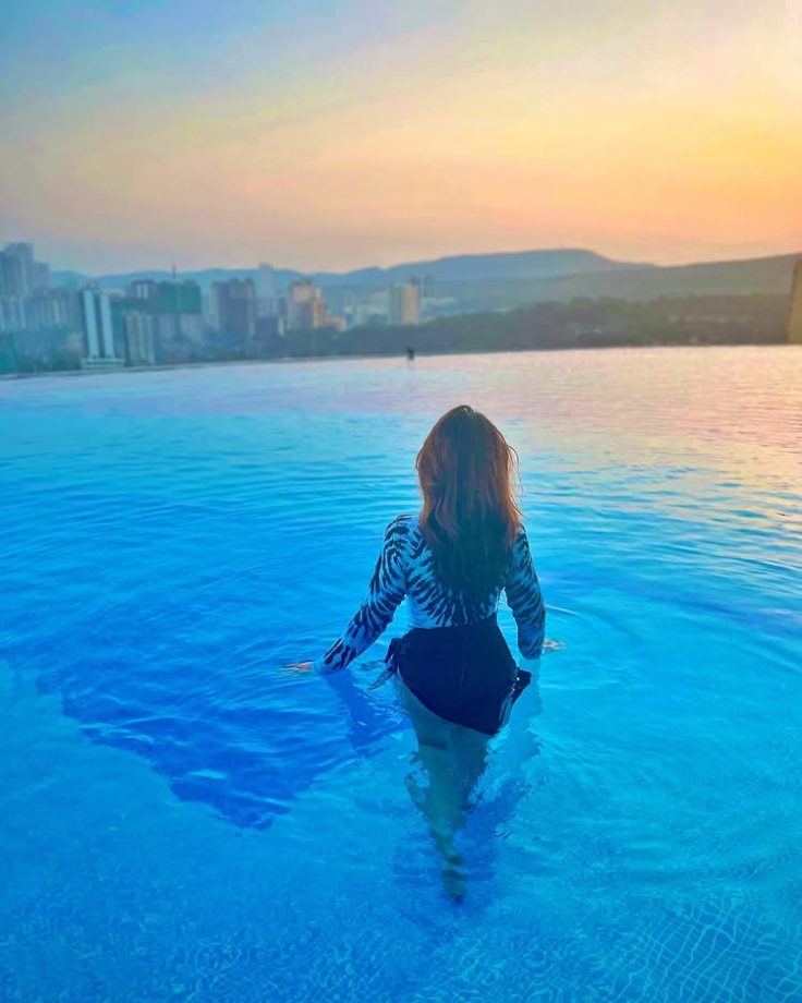 TV Actresses Shivangi Joshi, Ashnoor Kaur & Ashi Singh Turn Up The Heat In Sensual Wet Looks 952108