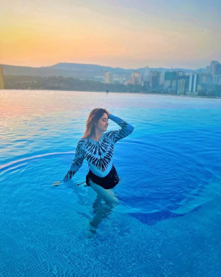 TV Actresses Shivangi Joshi, Ashnoor Kaur & Ashi Singh Turn Up The Heat In Sensual Wet Looks 952110