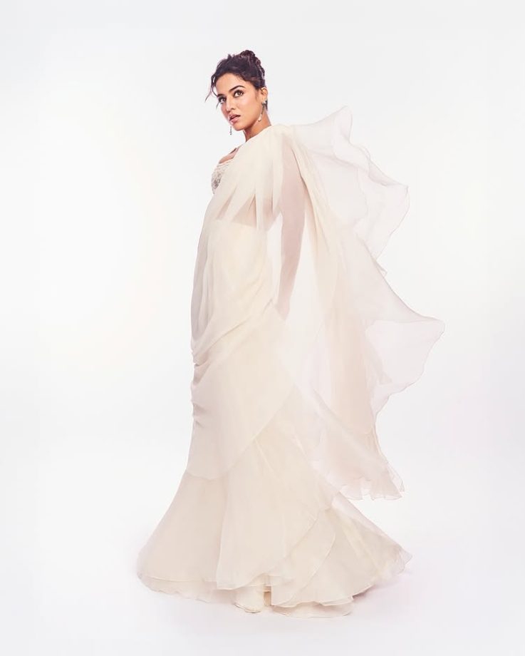 Wamiqa Gabbi’s Dreamy Saree Moment 951952