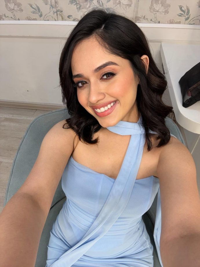 Wrapped in Style – Jannat Zubair's Soft Yet Bold Fashion Play 952977
