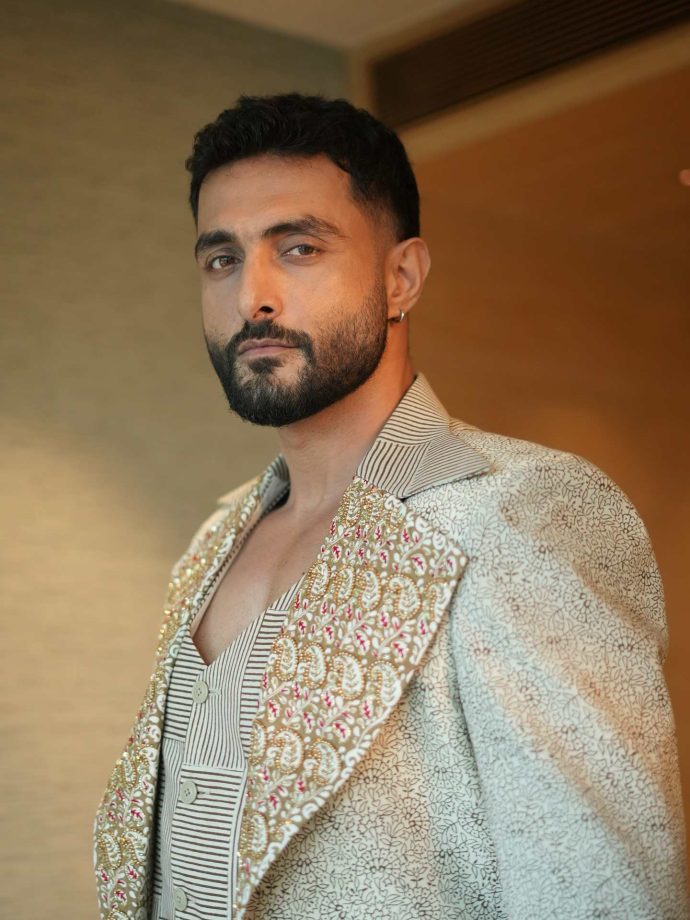 A for Aadil; A for Amazing: Khakee's Wonder Boy 954982