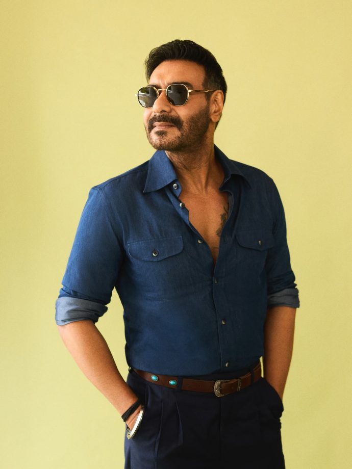 Ajay Devgn can't dance s**la, but still he rocks the stage 956172
