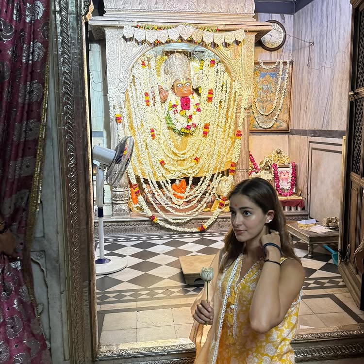 Ananya Panday Takes A Spiritual Break, Visits Kale Hanuman Ji Temple In Jaipur 958458
