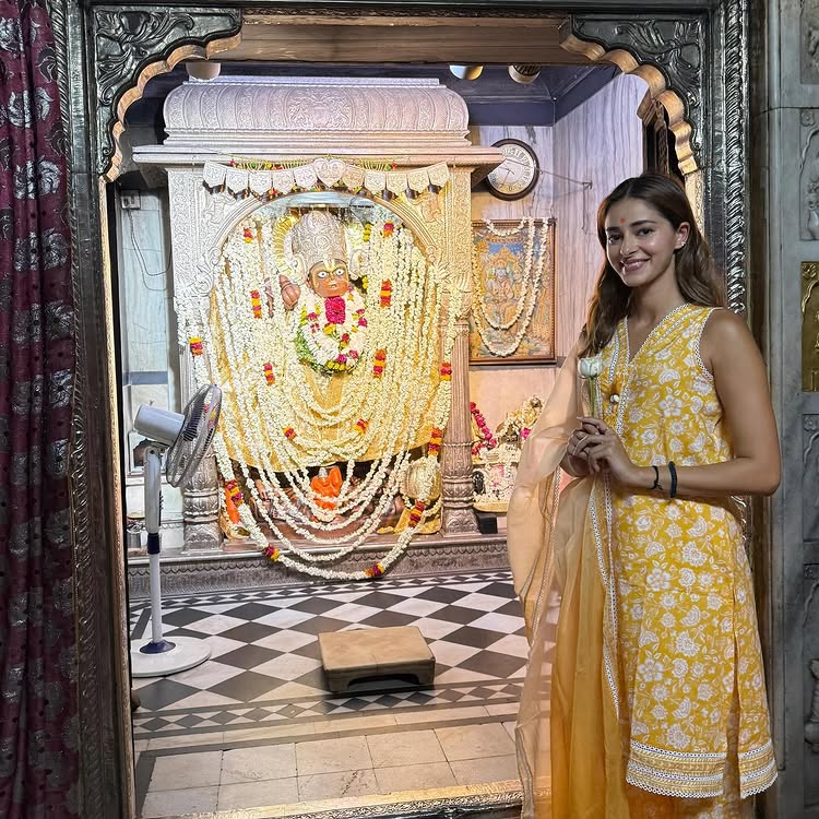 Ananya Panday Takes A Spiritual Break, Visits Kale Hanuman Ji Temple In Jaipur 958460