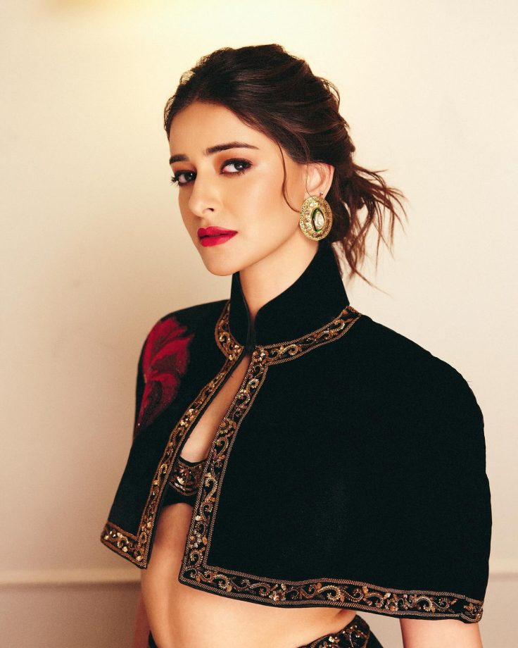 Ananya Pandey’s Blouse Game Is Setting New Ethnic Fashion Goals 958759