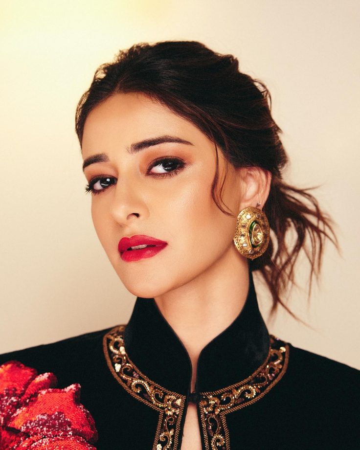 Ananya Pandey’s Blouse Game Is Setting New Ethnic Fashion Goals 958761