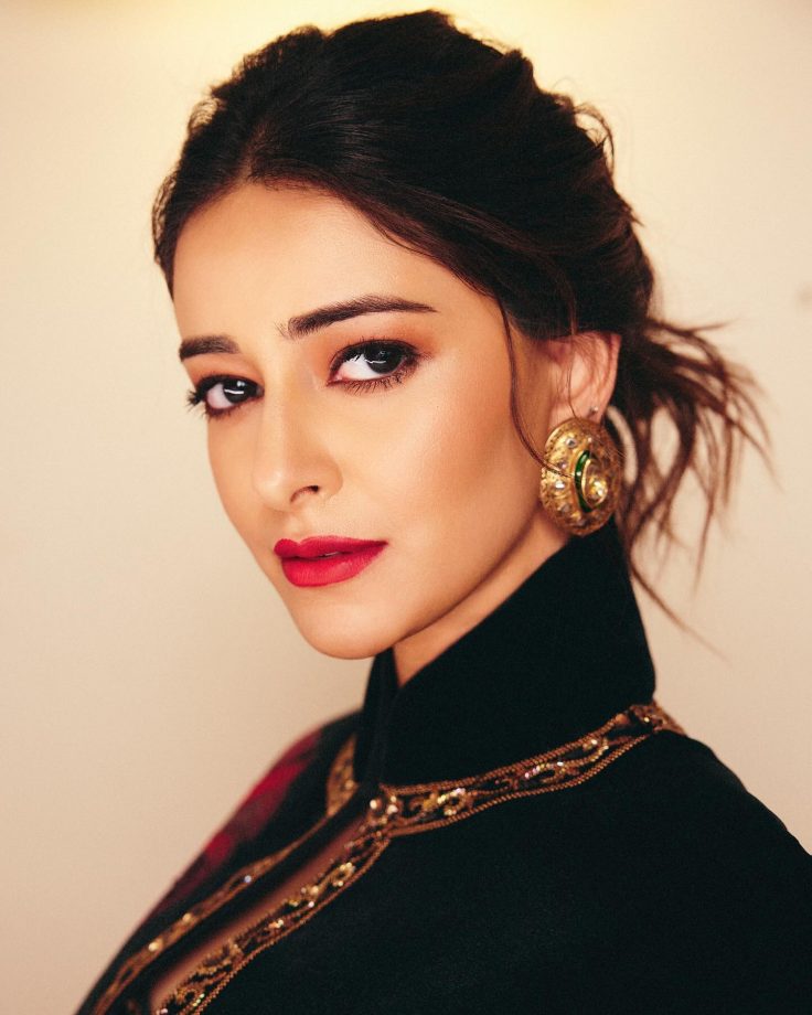 Ananya Pandey’s Blouse Game Is Setting New Ethnic Fashion Goals 958763