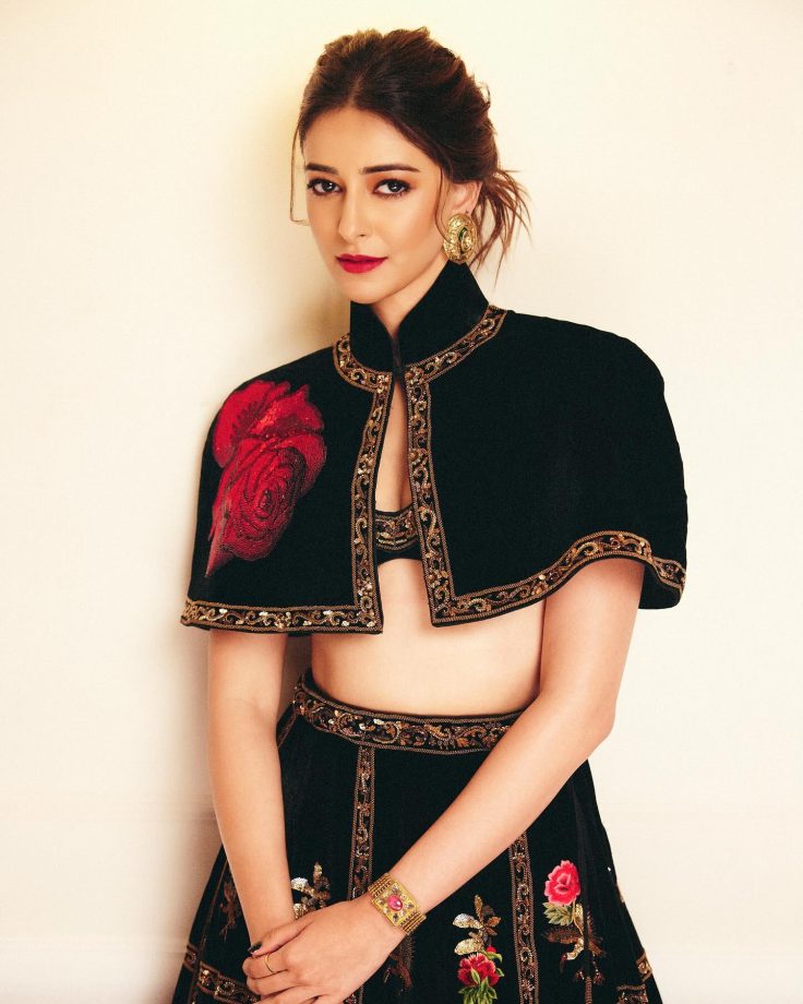 Ananya Pandey’s Blouse Game Is Setting New Ethnic Fashion Goals 958764