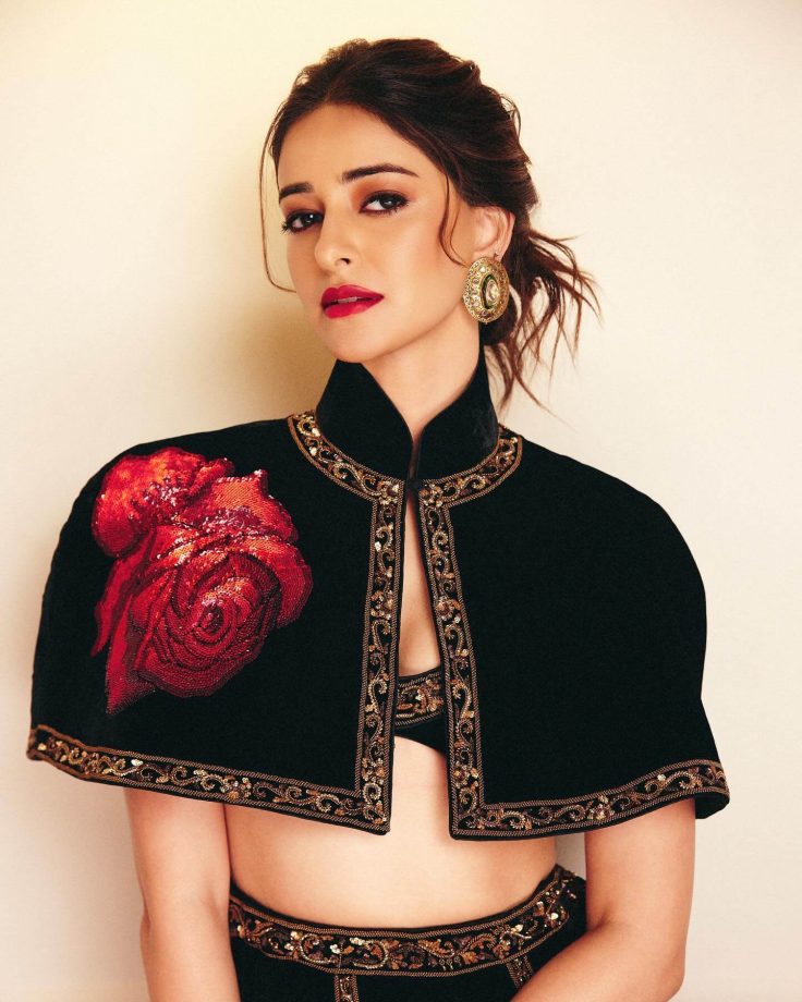 Ananya Pandey’s Blouse Game Is Setting New Ethnic Fashion Goals 958765