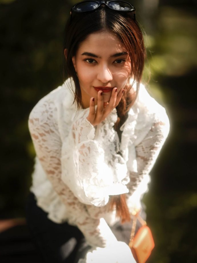 Anushka Sen Exudes Vintage Romance In White Netted Top & Braided Hairdo - See Pics 955422
