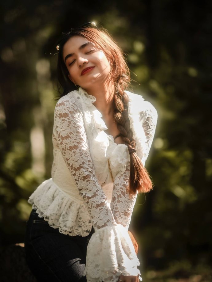 Anushka Sen Exudes Vintage Romance In White Netted Top & Braided Hairdo - See Pics 955424