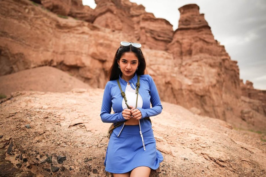 Anushka Sen’s Canyon Look is Travel Chic Goals 955219