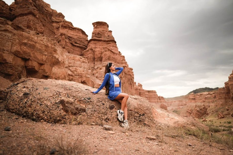 Anushka Sen’s Canyon Look is Travel Chic Goals 955220