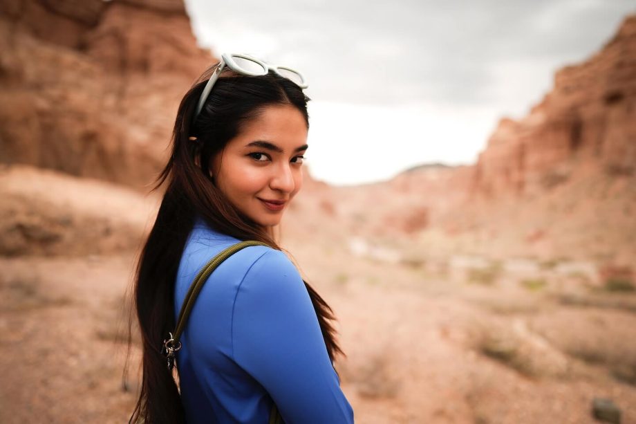 Anushka Sen’s Canyon Look is Travel Chic Goals 955226