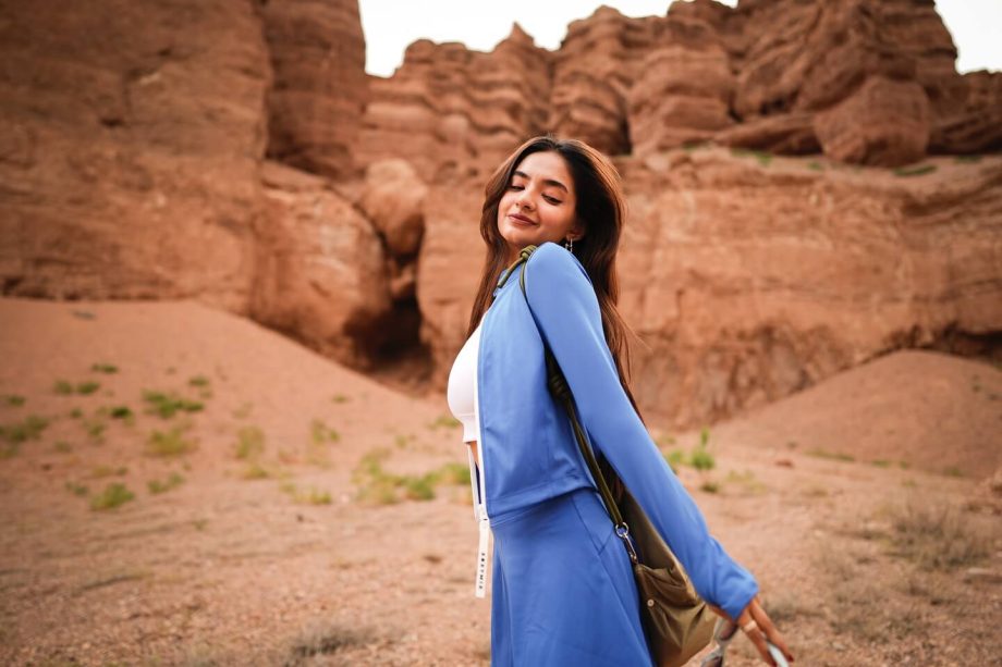 Anushka Sen’s Canyon Look is Travel Chic Goals 955227