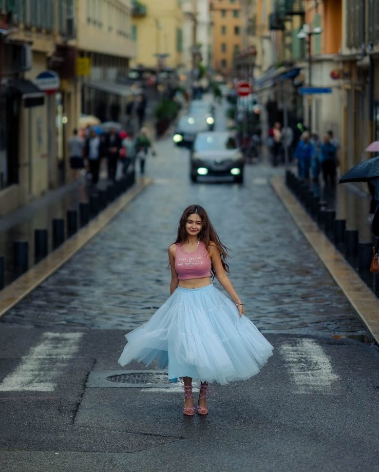 Anushka Sen’s Street Chic: Crop Top, Tulle Skirt & Tie‑Up Sandals Glam 956330
