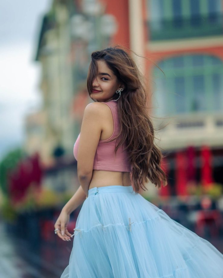 Anushka Sen’s Street Chic: Crop Top, Tulle Skirt & Tie‑Up Sandals Glam 956328