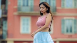 Anushka Sen’s Dreamy Throwback Look Is Stealing Hearts