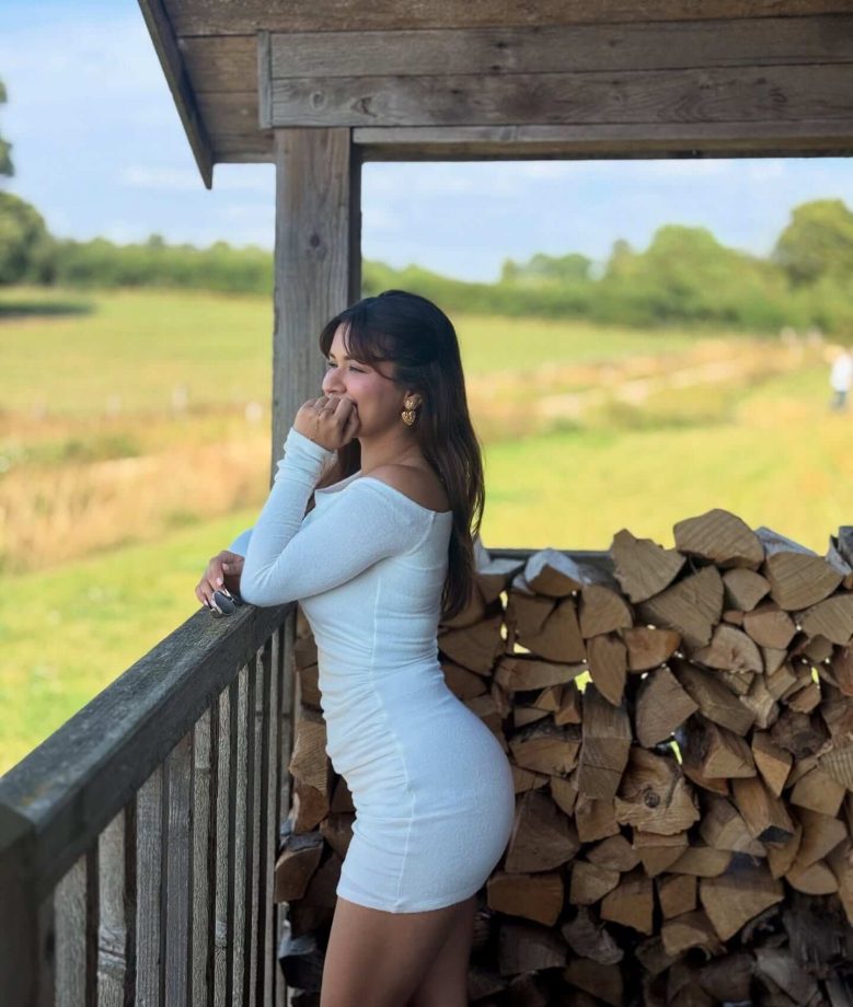 Avneet Kaur Drops Heat in an Off-Shoulder Body-Hugging Dress 959502