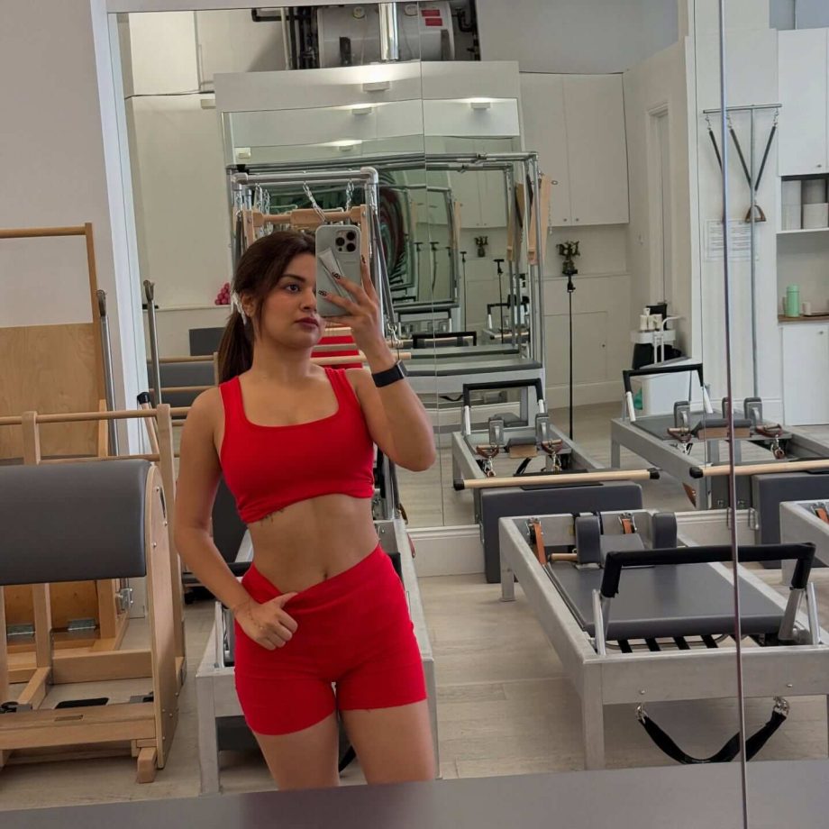 Avneet Kaur Learns Pilates On Her Vacation, Shares Bold And Stunning Pics From Gym 957315