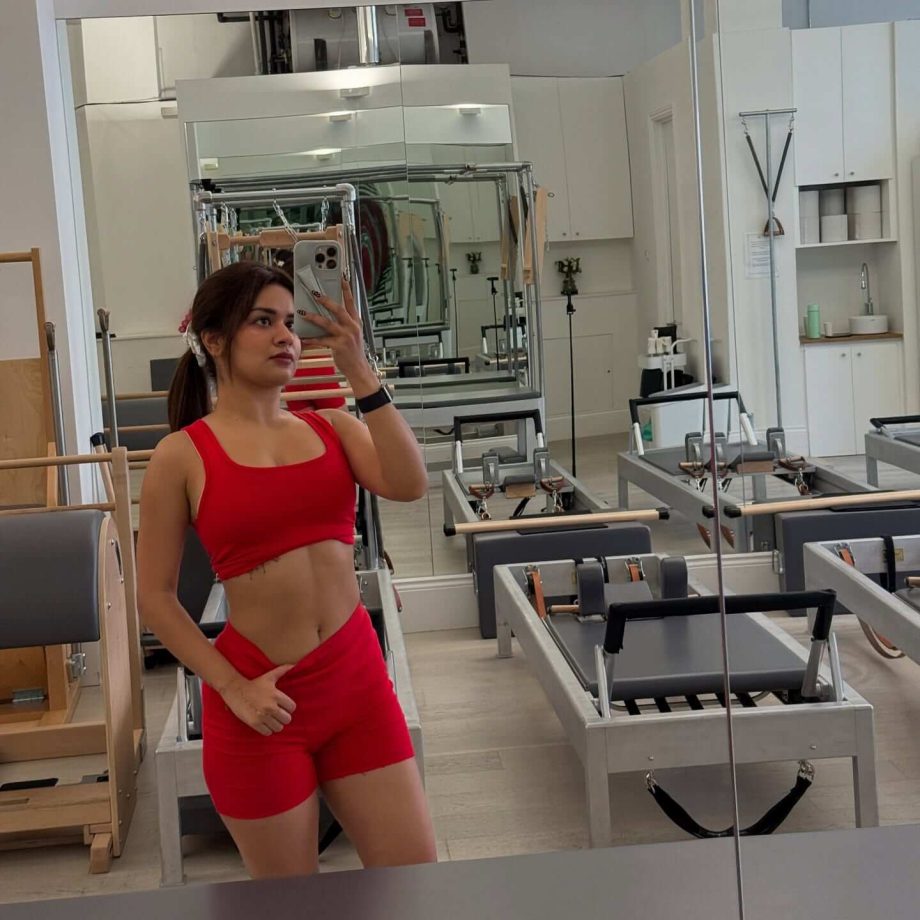 Avneet Kaur Learns Pilates On Her Vacation, Shares Bold And Stunning Pics From Gym 957316