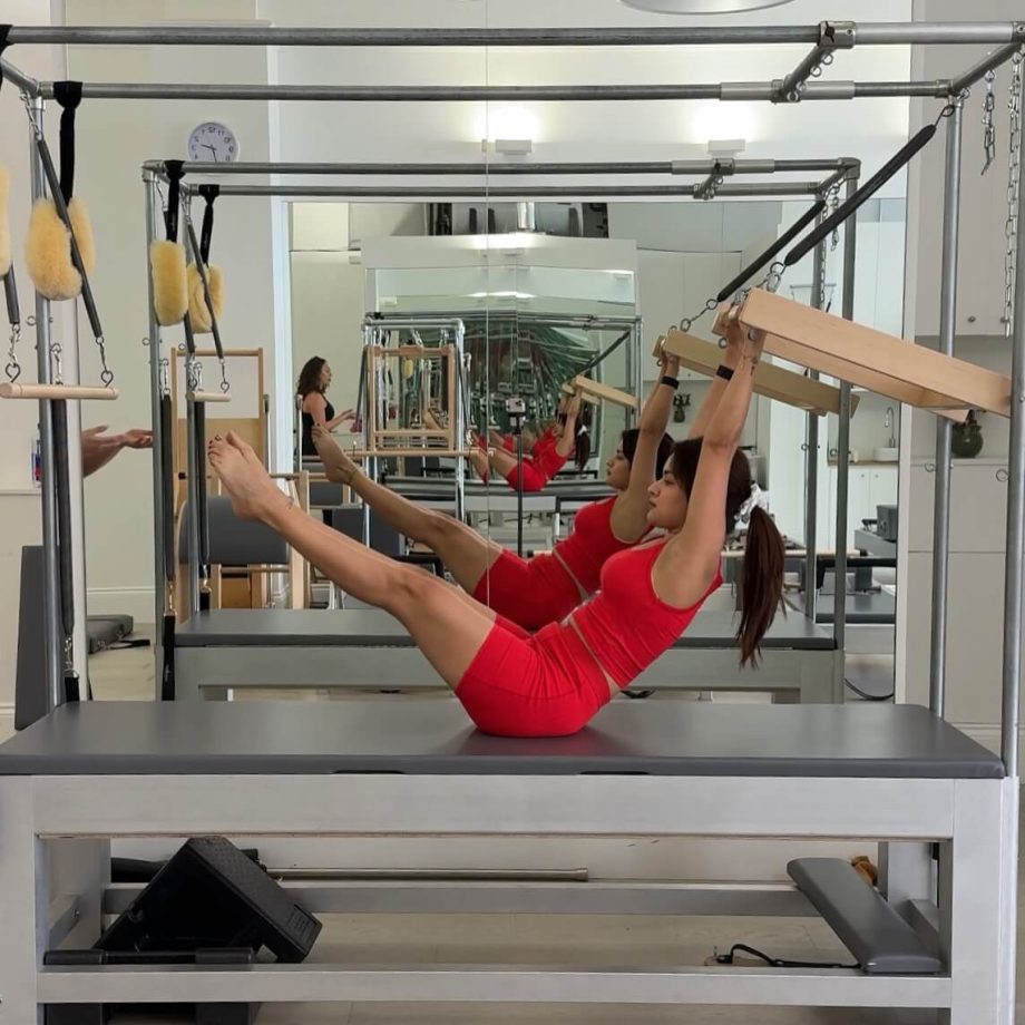 Avneet Kaur Learns Pilates On Her Vacation, Shares Bold And Stunning Pics From Gym 957304