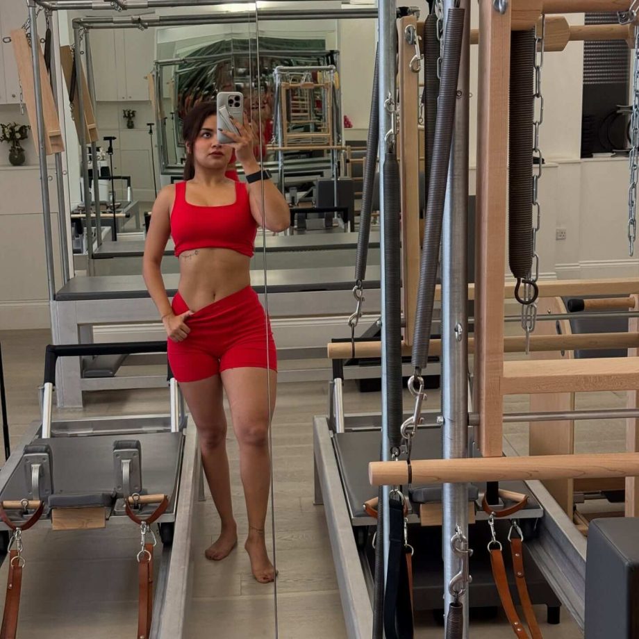 Avneet Kaur Learns Pilates On Her Vacation, Shares Bold And Stunning Pics From Gym 957310