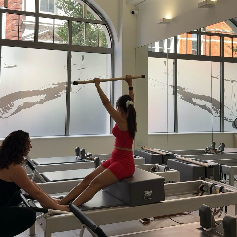 Avneet Kaur Learns Pilates On Her Vacation, Shares Bold And Stunning Pics From Gym 957313