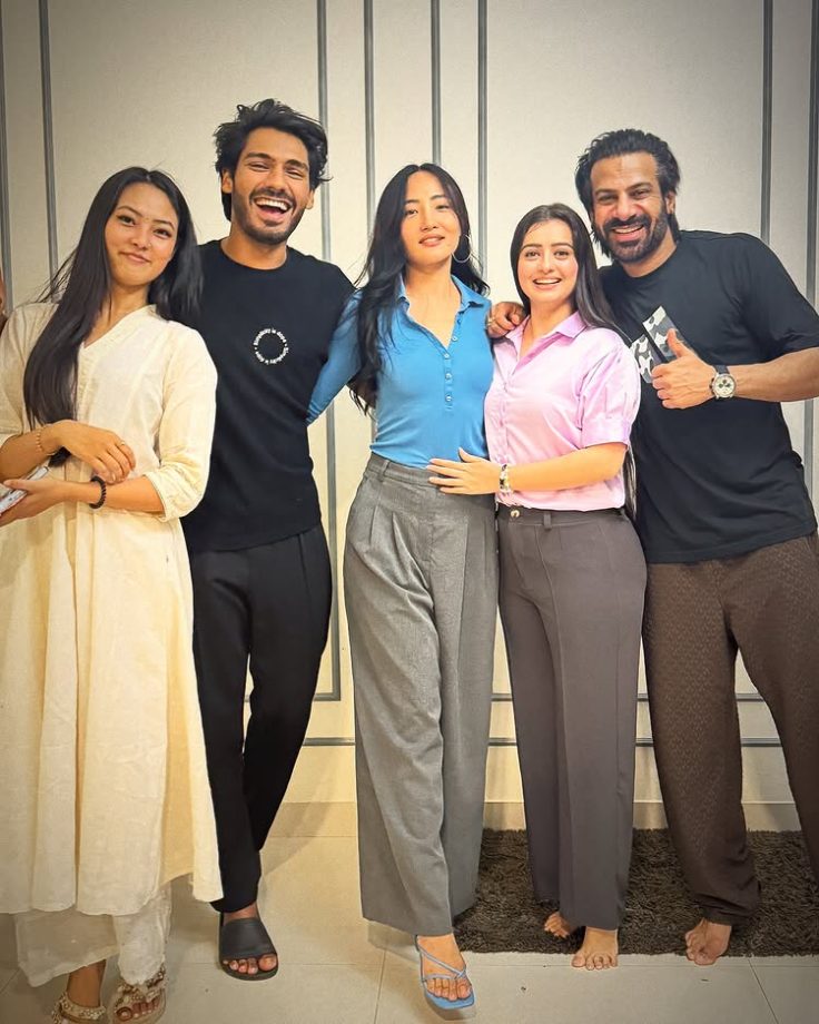 Bigg Boss 18 Reunion: Karanveer Mehra, Digvijay Rathee, Chum Darang, and Chahat Pandey had a fun meeting 957418
