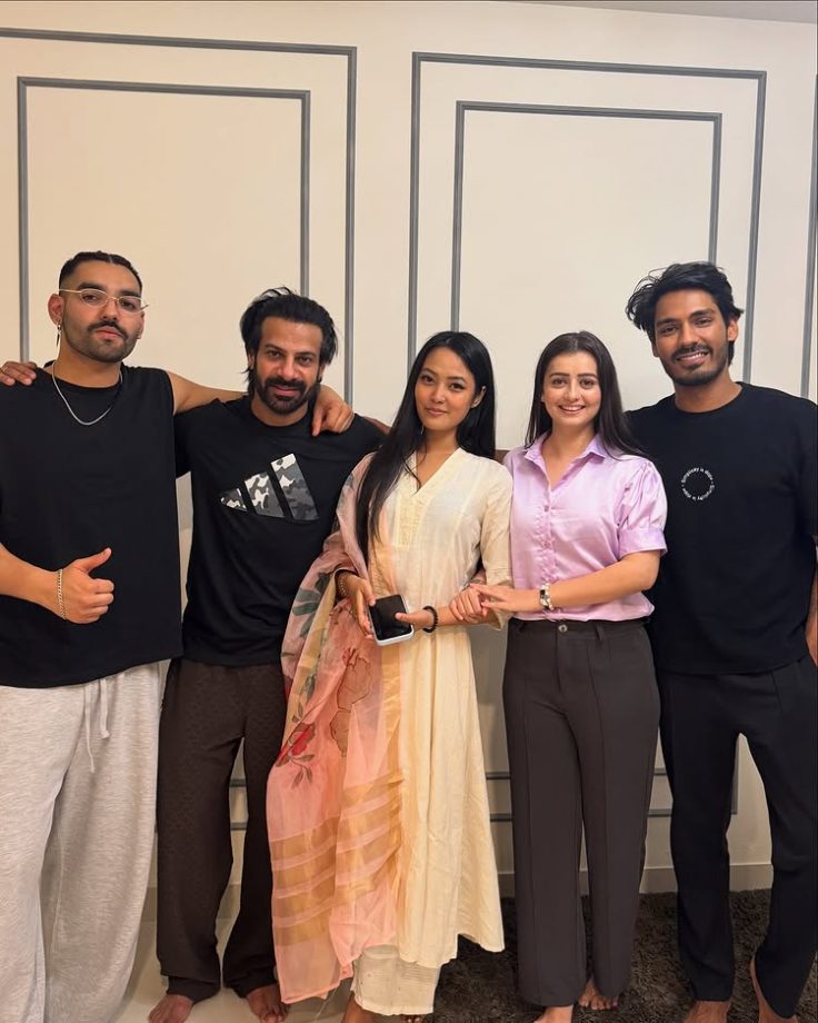 Bigg Boss 18 Reunion: Karanveer Mehra, Digvijay Rathee, Chum Darang, and Chahat Pandey had a fun meeting 957419