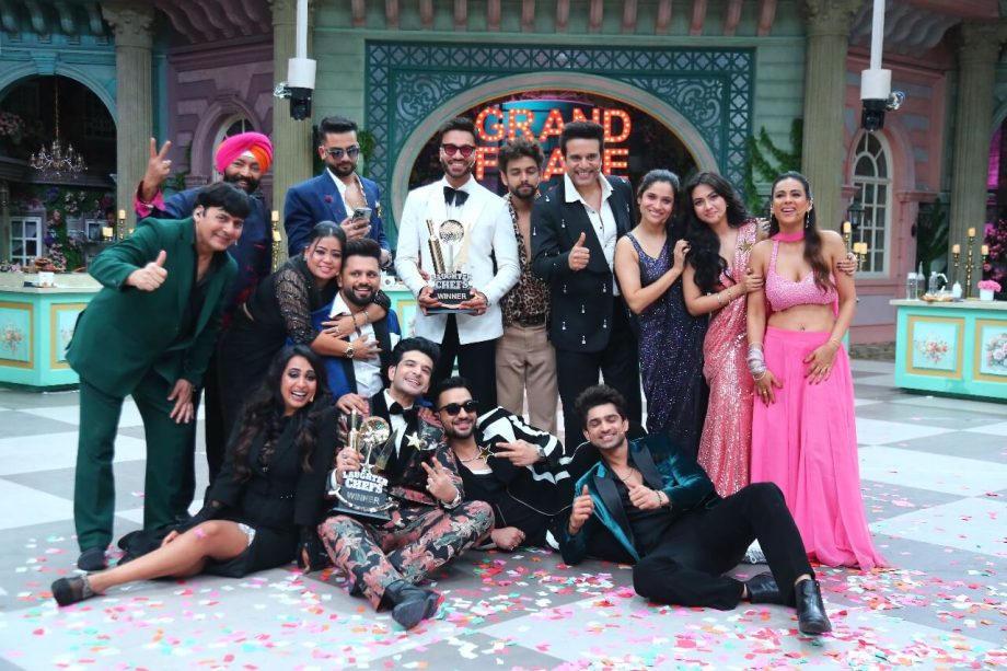 COLORS’ ‘Laughter Chefs Unlimited Entertainment’ season 2 wraps up with a flavourful finale as Karan Kundrra & Elvish Yadav lift the trophy! 959341