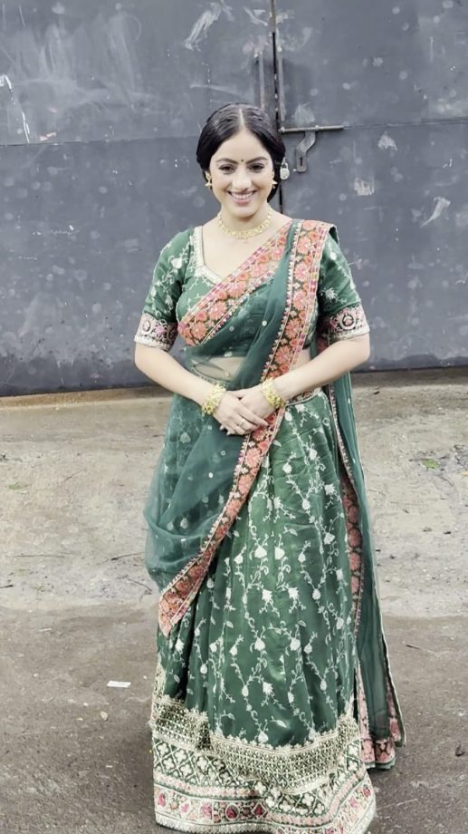 Deepika Singh Channels Festive Elegance in Green for Hariyali Teej 959481