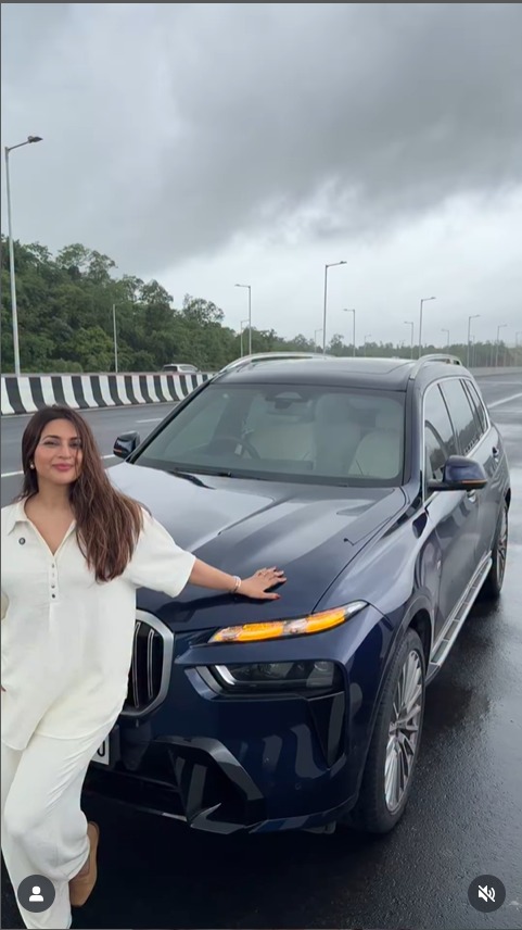 Divyanka Tripathi And Vivek Dahiya's Monsoon Romance – Peek Into Their Adorable Moments 956199
