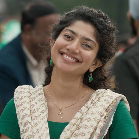 Doctor's Day 2025: Sai Pallavi To Manushi Chhillar – Actors Who Hold Medical Degrees 954524