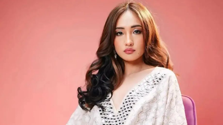 Exclusive: Chum Darang Reflects On Appearance-Based Criticism – "It Was Very Difficult" 958610