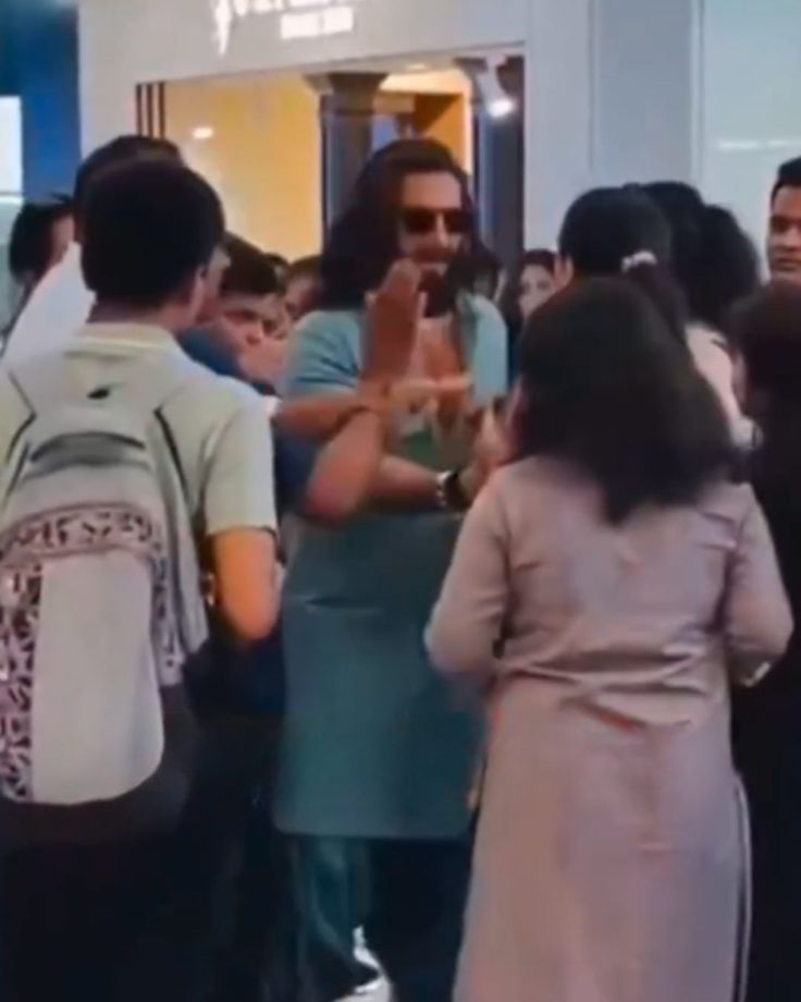 Fan Moments That Prove Why Ranveer Singh Is the Ultimate People’s Superstar! 954958
