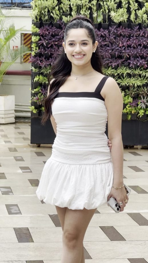 Jannat Zubair Slays In White Mini Dress, Her Smile Is The Real Showstopper 955444